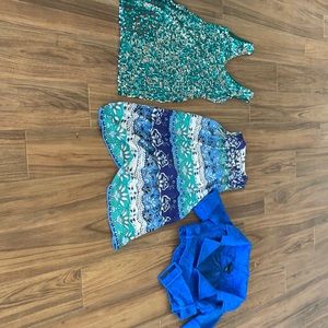 2 dresses ; size s and xsp and top small for $25